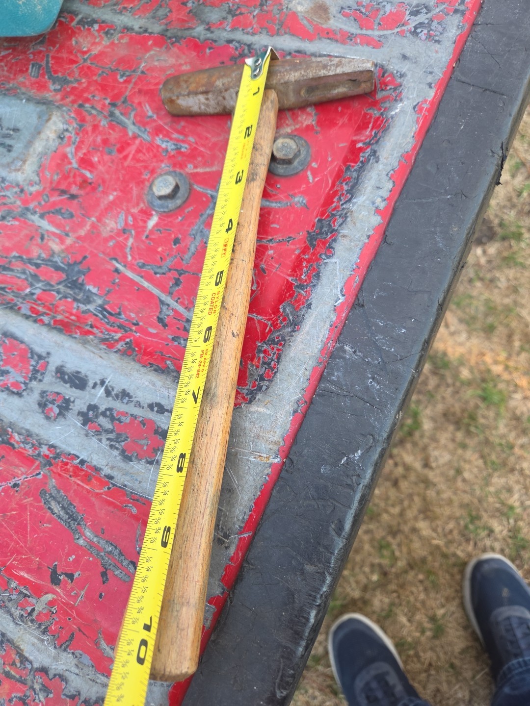 VINTAGE SPLIT HEAD TACK HAMMER BRADS SOLID HANDLE SEE PHOTO DESCRIPTION