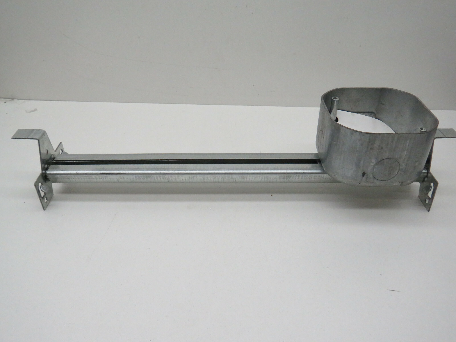 Garvin 51471-FANBH Fan Hanging Support Bracket Outlet Box, 16-24"