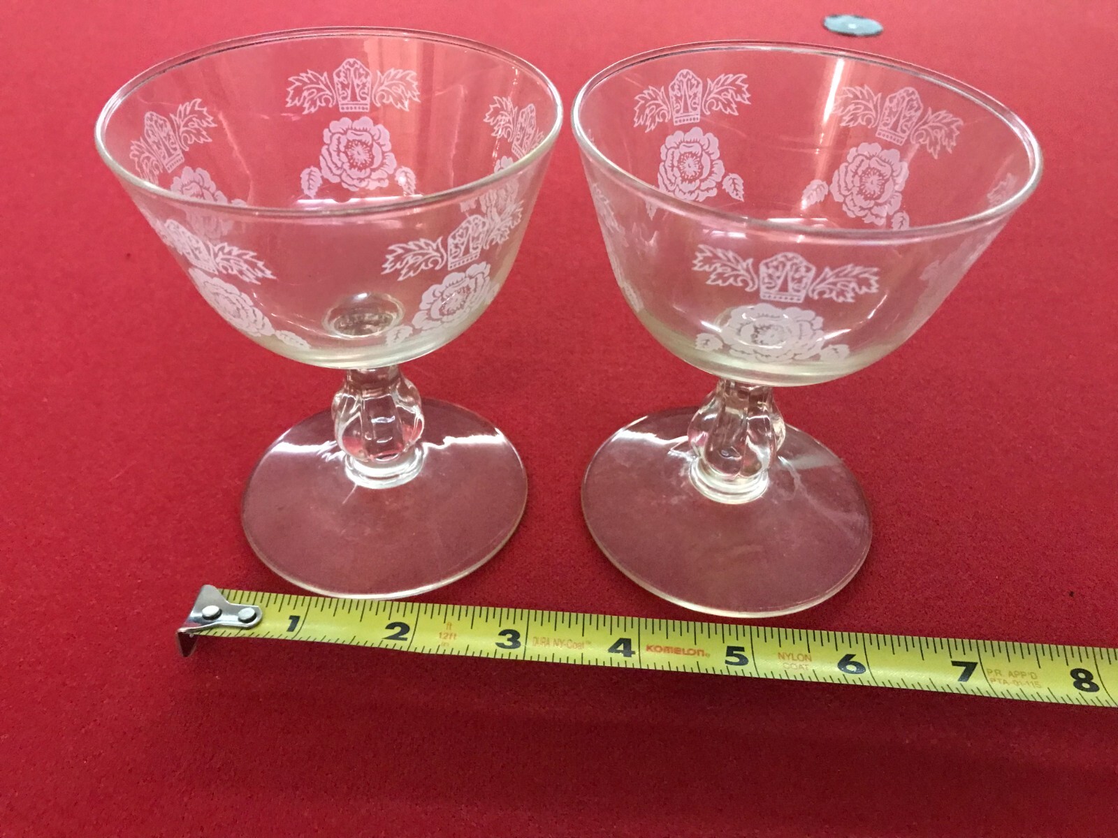 2 FLOWERED CHAMPAGNE GLASSES