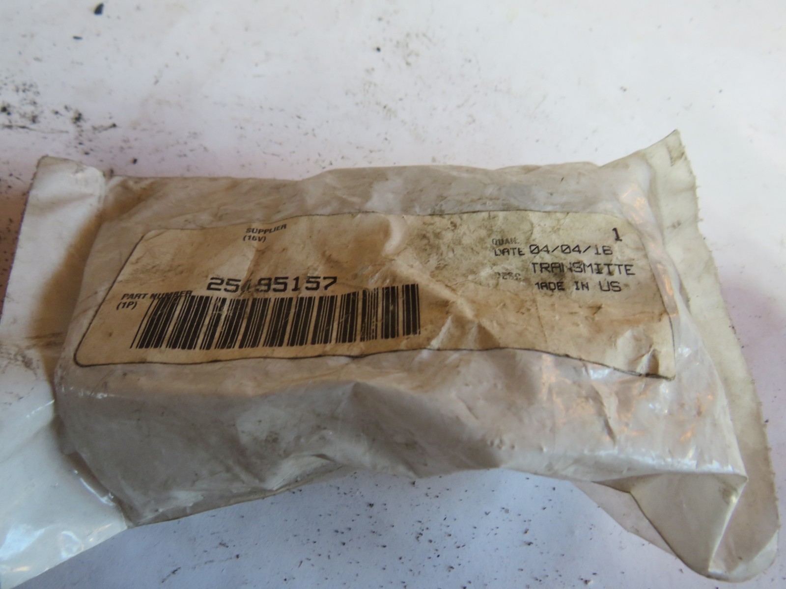 GENUINE MACK 25195157 LIQUID LEVEL TRANSMITTER NEW OEM