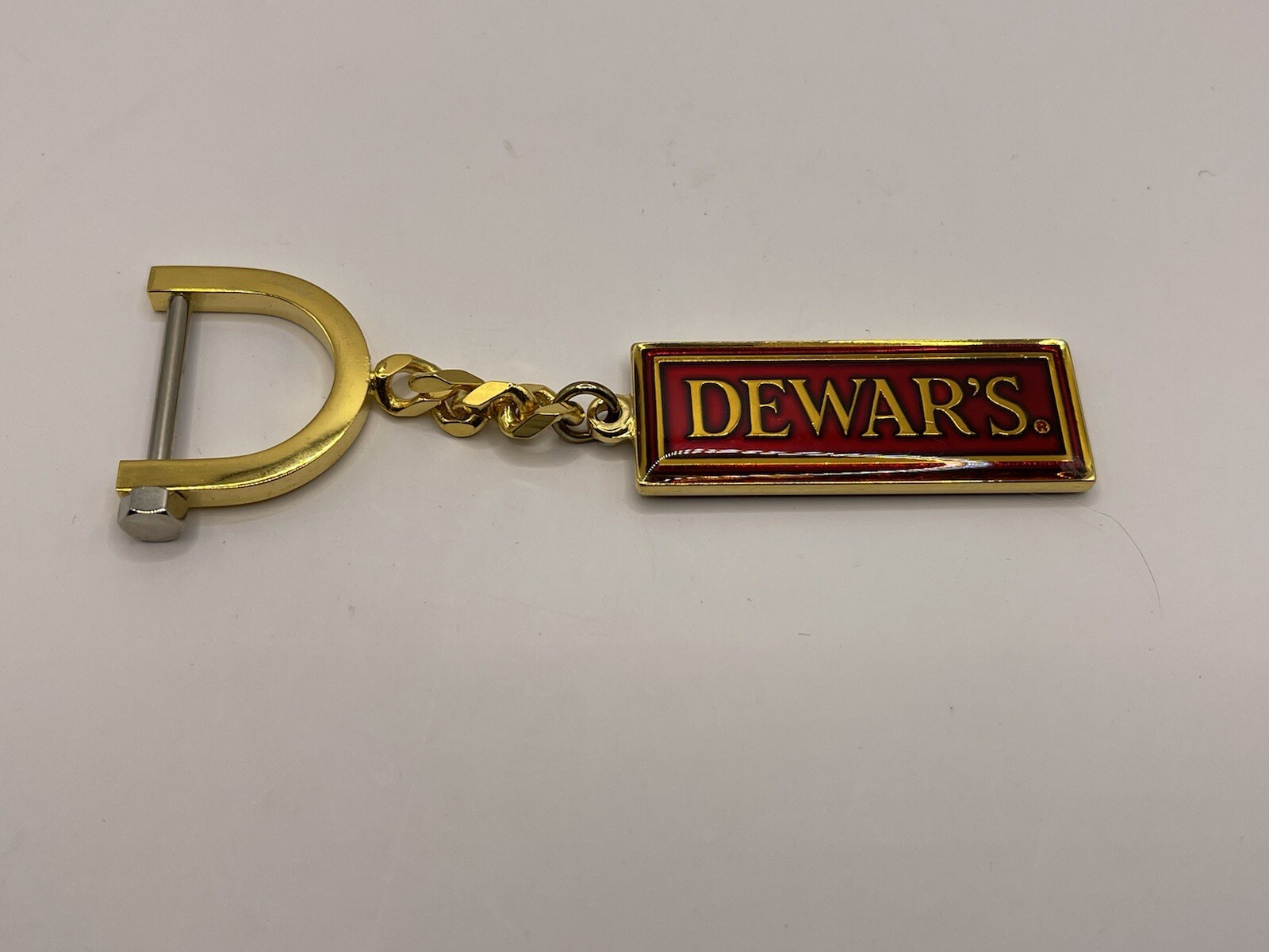 Dewars White label scotch keychain