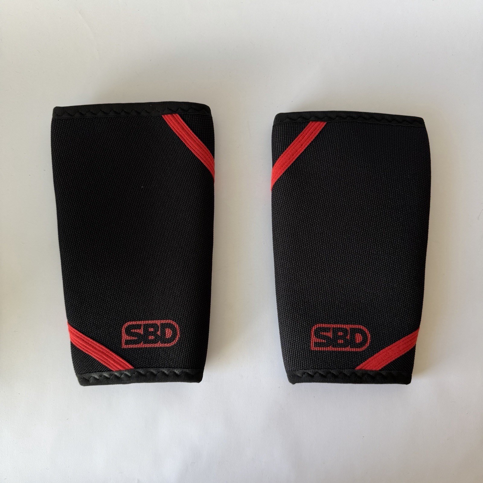 SBD 7mm POWERLIFTING Knee Sleeves Size SMALL  Black Red Pair Powerlifting IPF