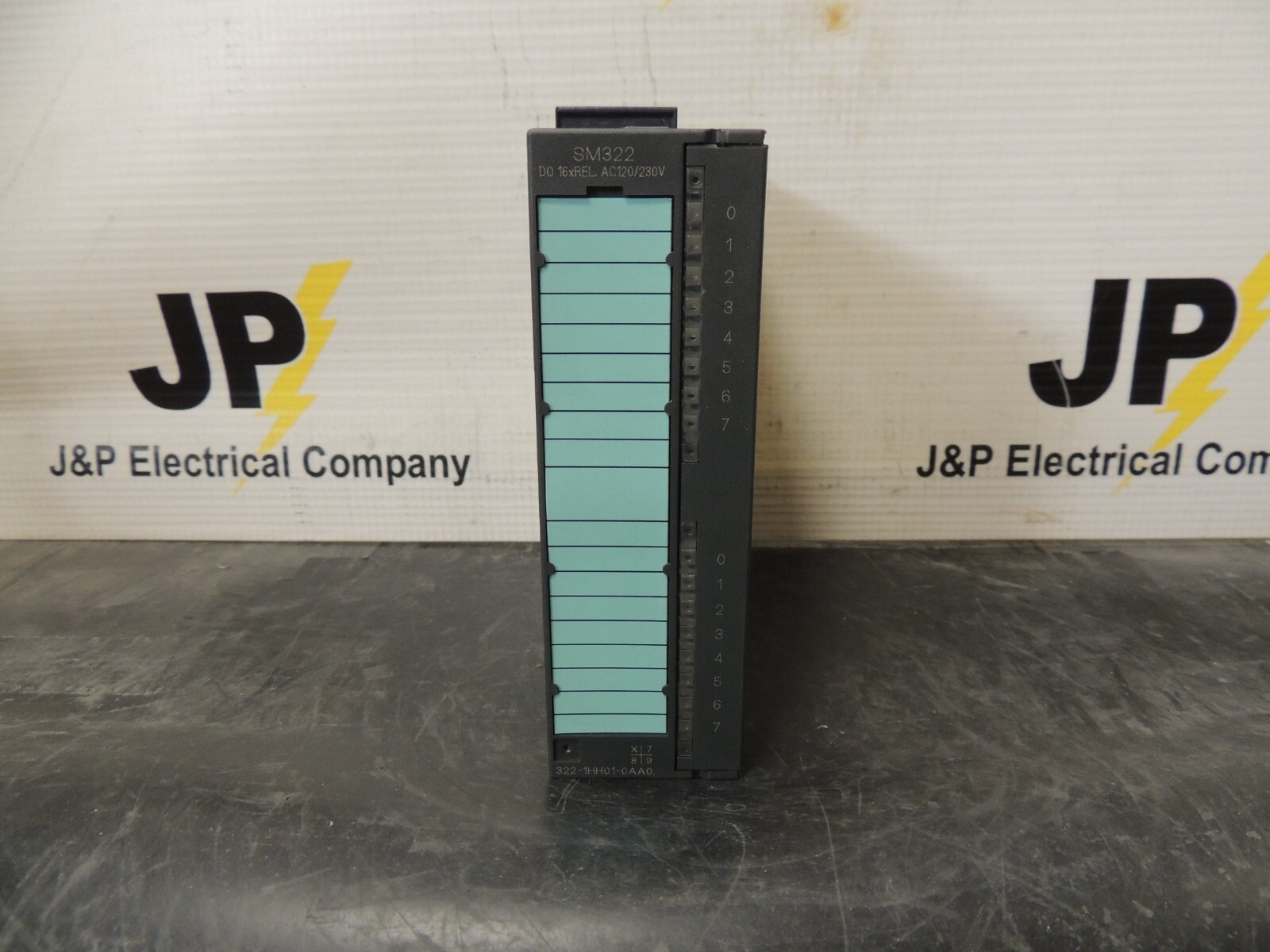 * SIEMENS SIMATIC S7-300 6ES7 322-1HH01-0AA0 RELAY OUTPUT MODULE