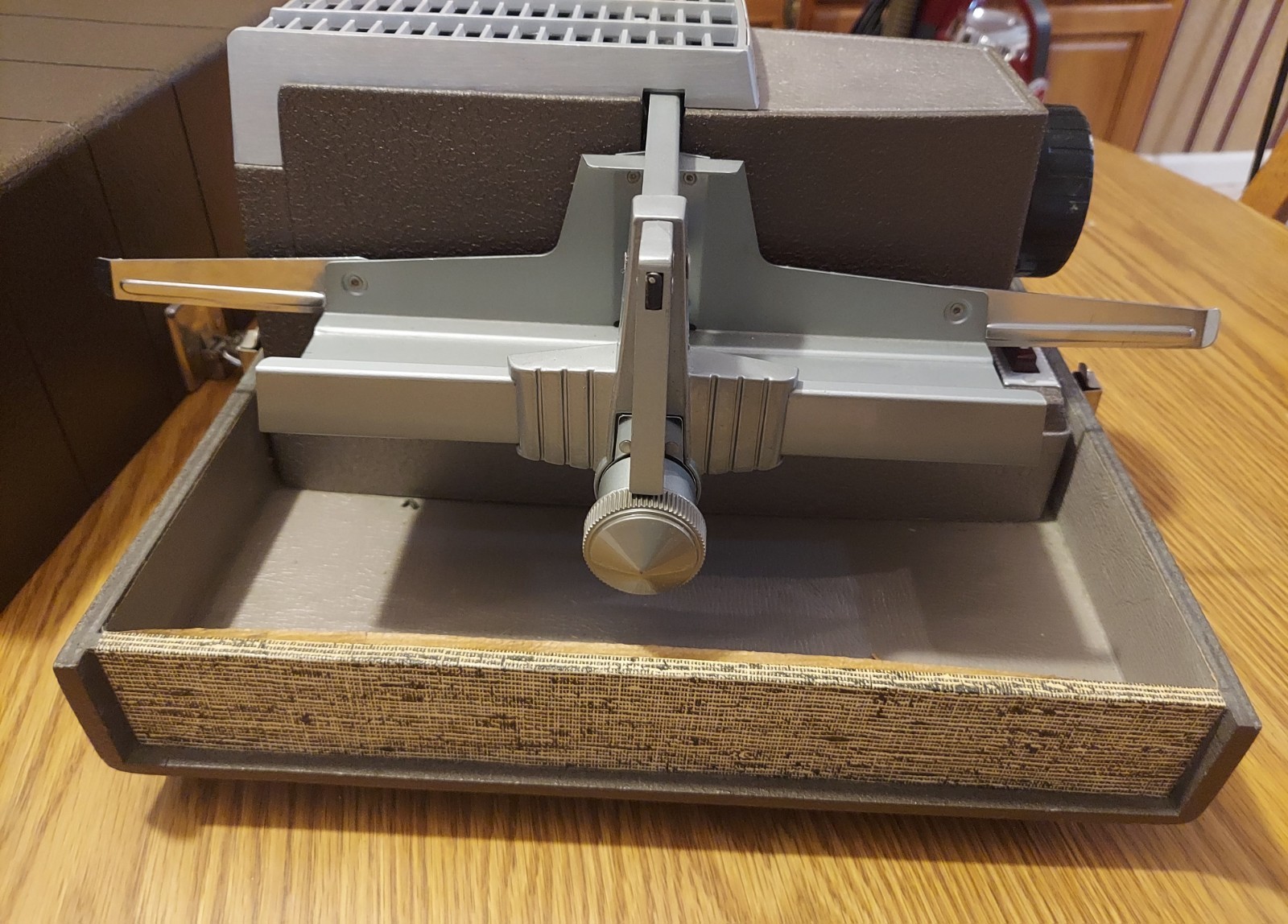 Vintage Bell & Howell Headliner Slide Projector Model 706 With Case