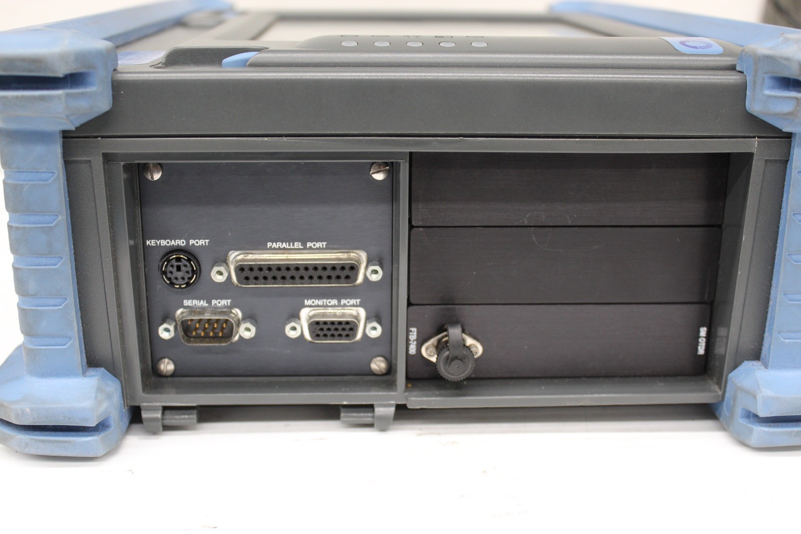 EXFO FTB-300 Universal Test System OTDR w/ FTB-7400 Module Keyboard and Case