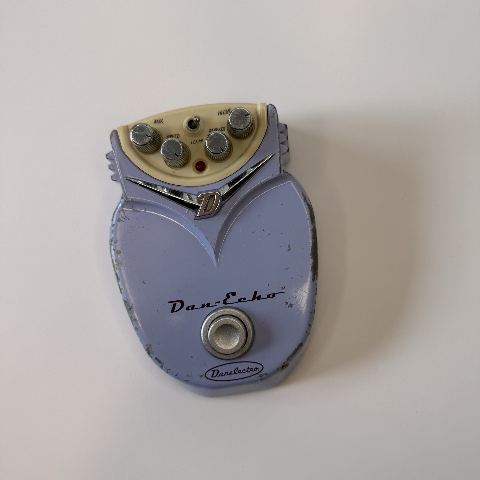 Danelectro Dan-Echo Vintage Delay Guitar Effects Pedal Purple