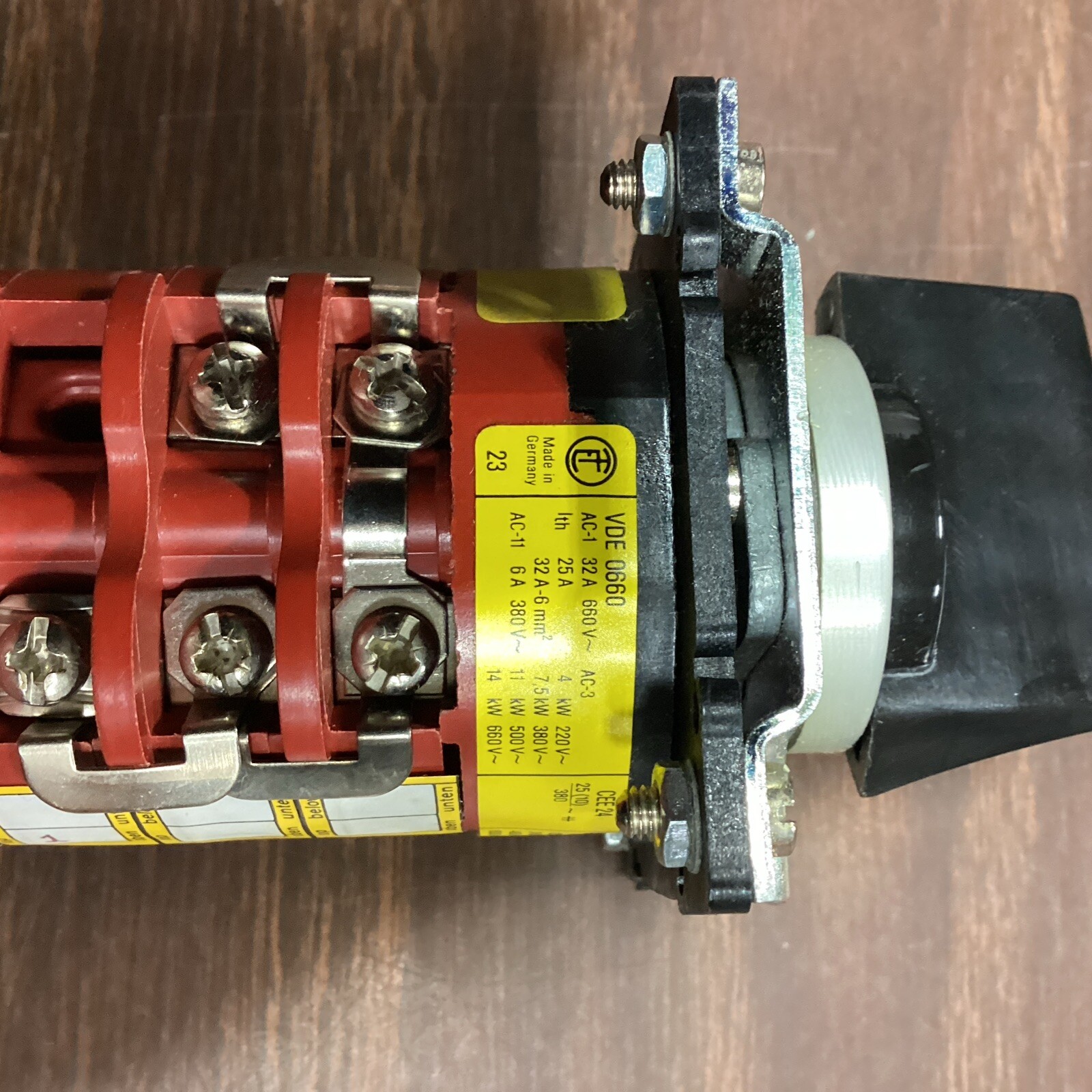 Kraus & Naimer C10 VDE 0660 Rotary panel Switch F06