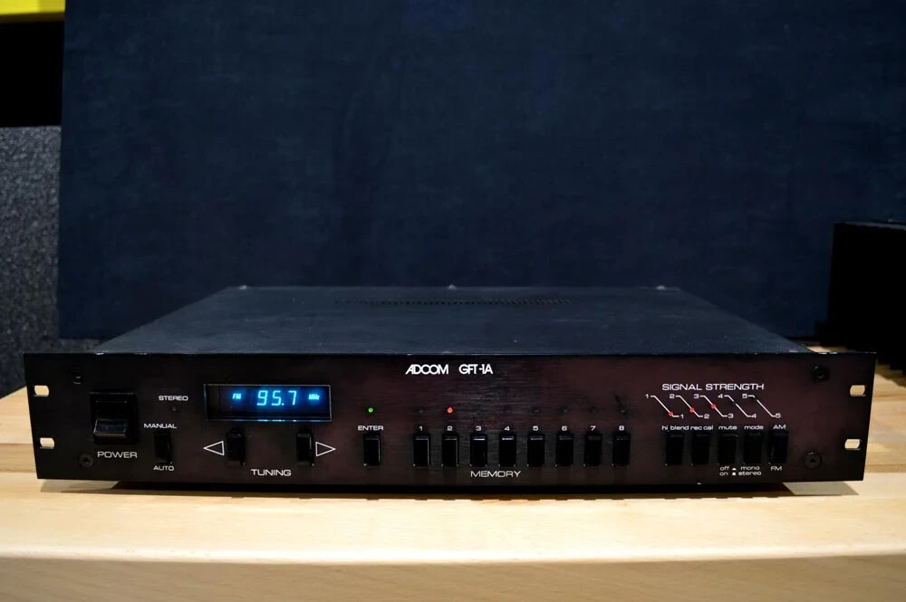 Adcom GFT-1A Quartz Referenced Digital AM/FM Stereo Tuner
