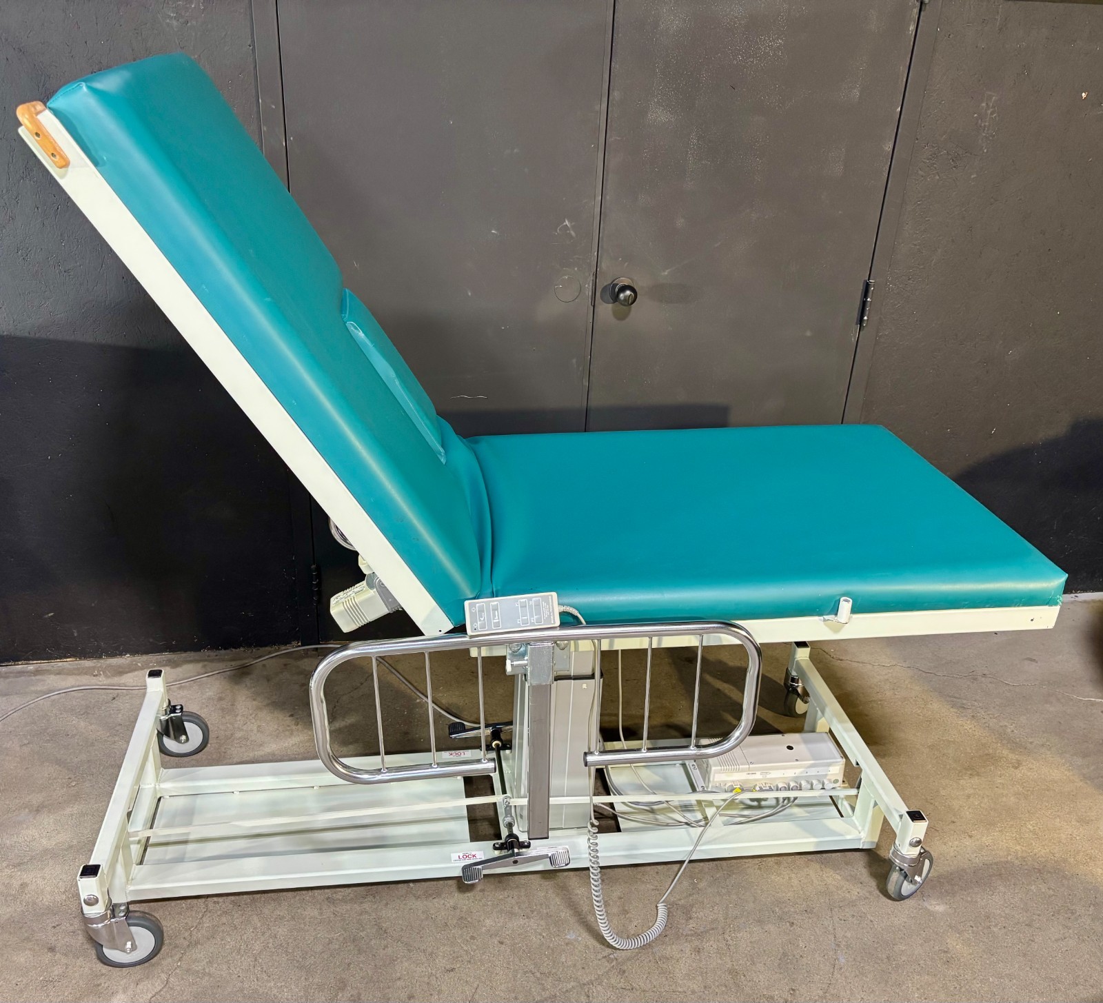Medical Positioning Inc echo table model 1122