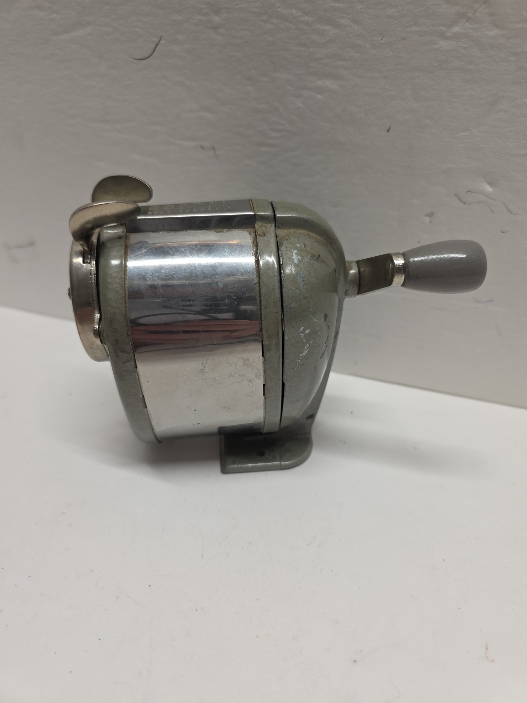 Vtg Boston Self Feeder 4 1-Hole Wall or Desk Mount Mechanical Pencil Sharpener