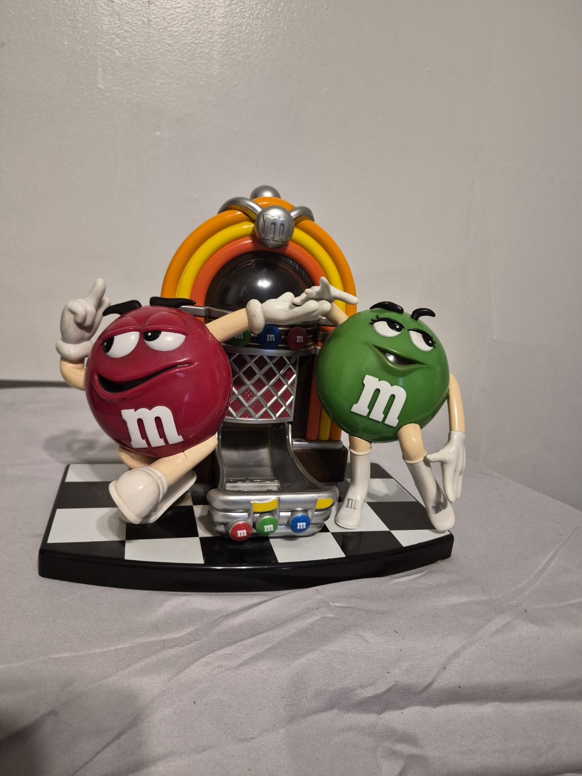 M&M's Rock N' Roll Cafe Jukebox Candy Dispenser Red Green