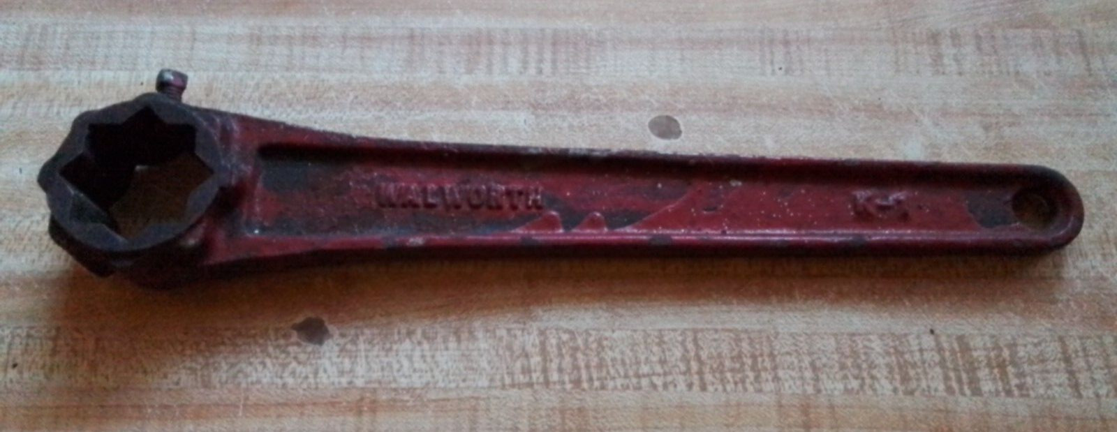 Vintage 13" WALWORTH V-V883-A Hydrant Wrench K1