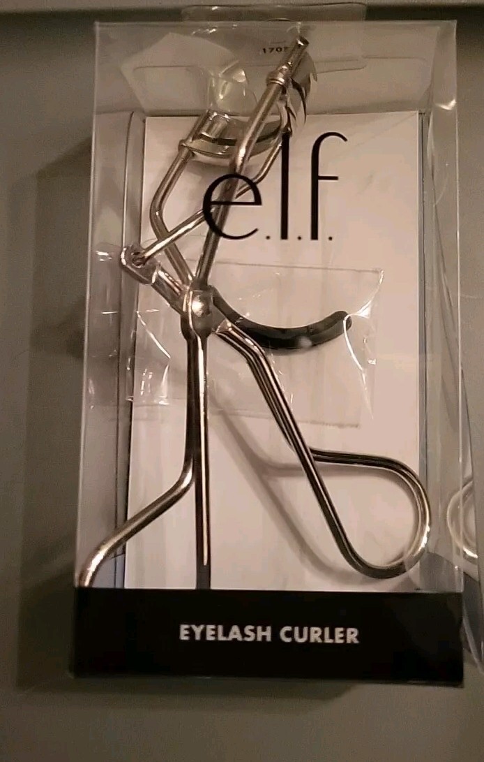 e.l.f. Mechanical Eyelash Curler (READ)