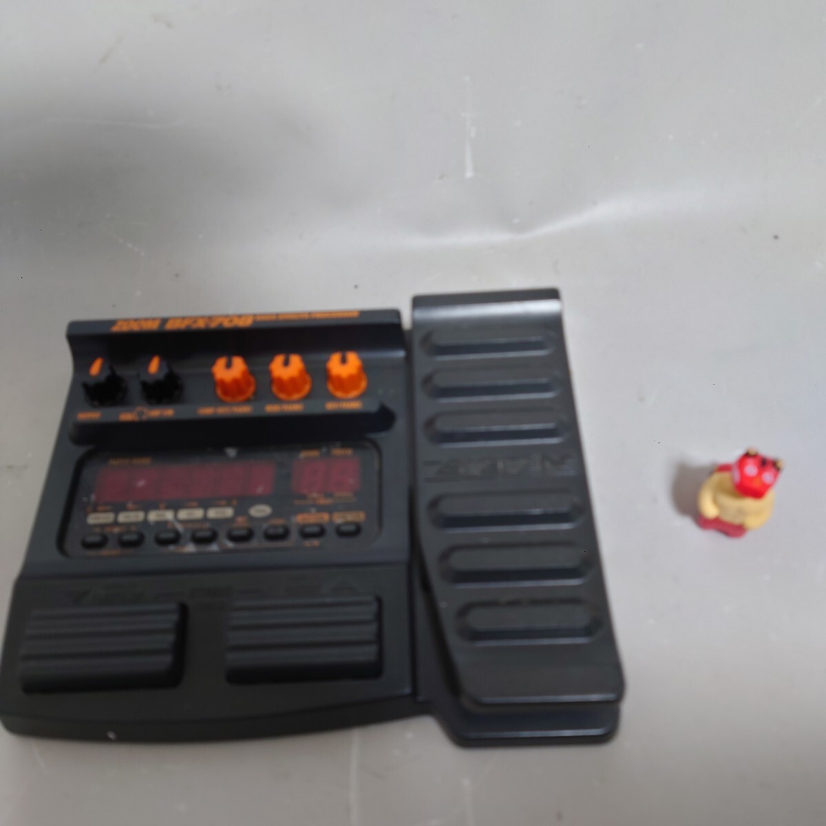 ZOOM BFX708 Bass Effects Processor Multi Bass Effect Pedal working free shippin