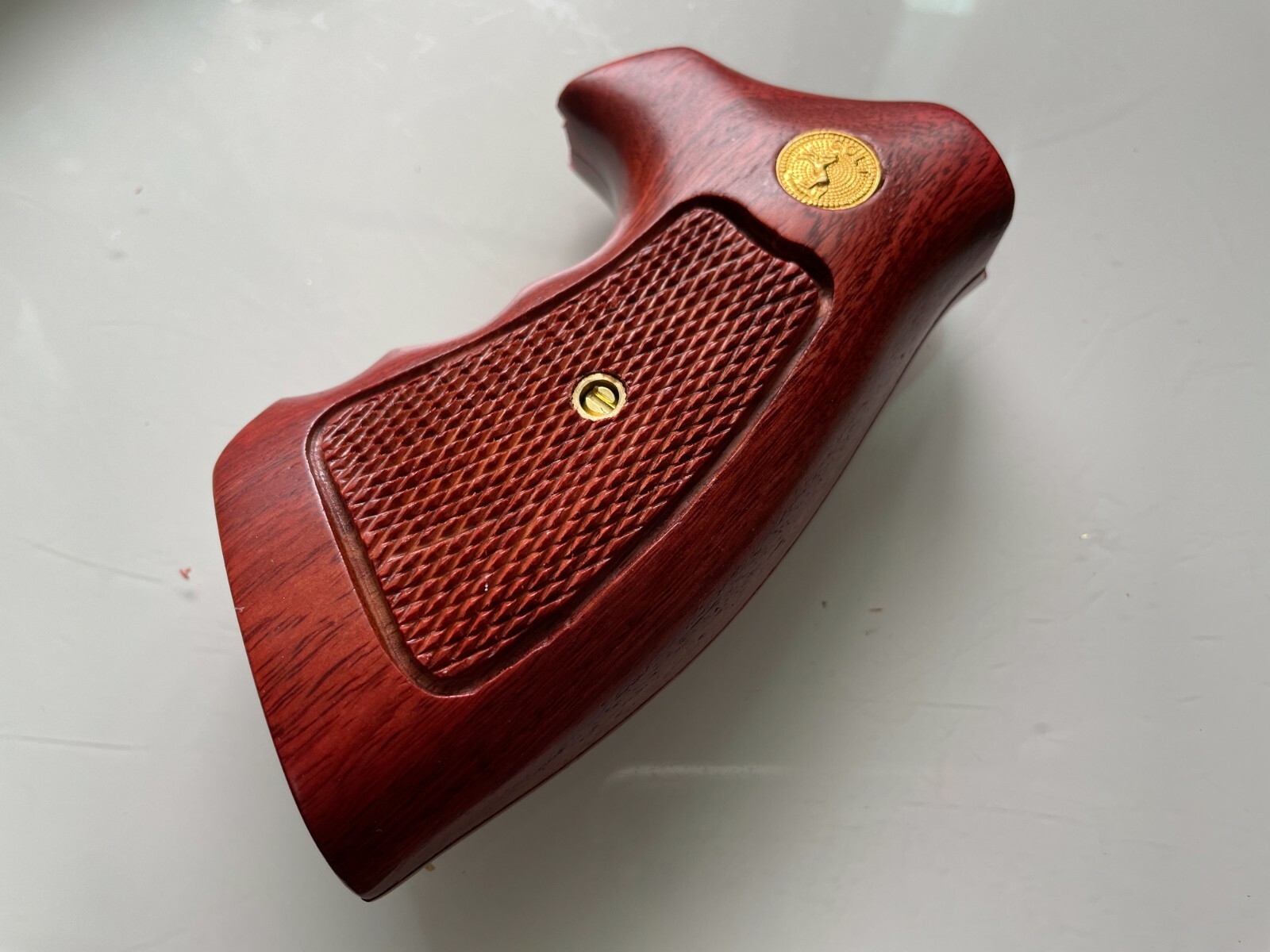 New Grip For Colt Python grips (I, E fr ame), Checkered Hard wood gold medallion
