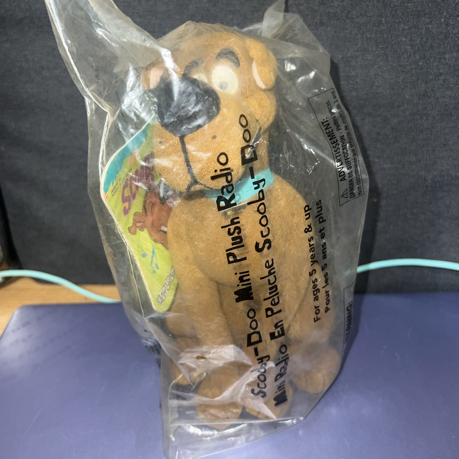 NEW 2003 SCOOBY-DOO Mini PLUSH BATTERY OPERATED Rockin Radio w/Headphones in bag