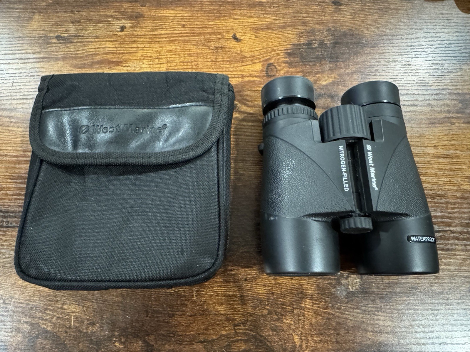 WEST MARINE 8x32 Waterproof Nitrogen Filled Binoculars With Case Boat Fishing