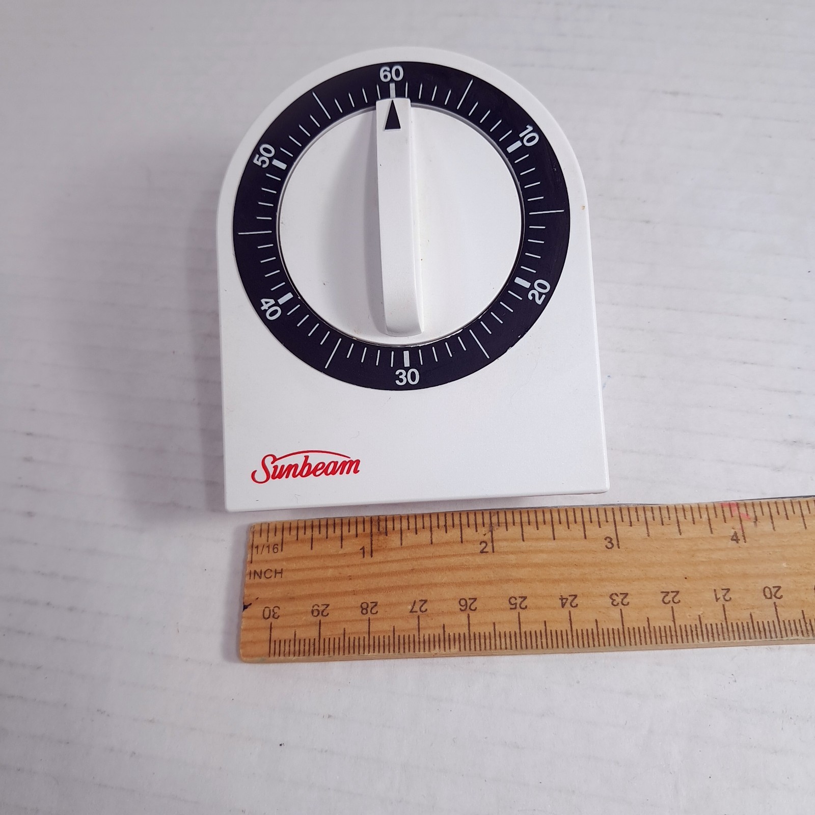 Sunbeam 60 minute kitchen egg timer mechanical white plastic 90353 black dial