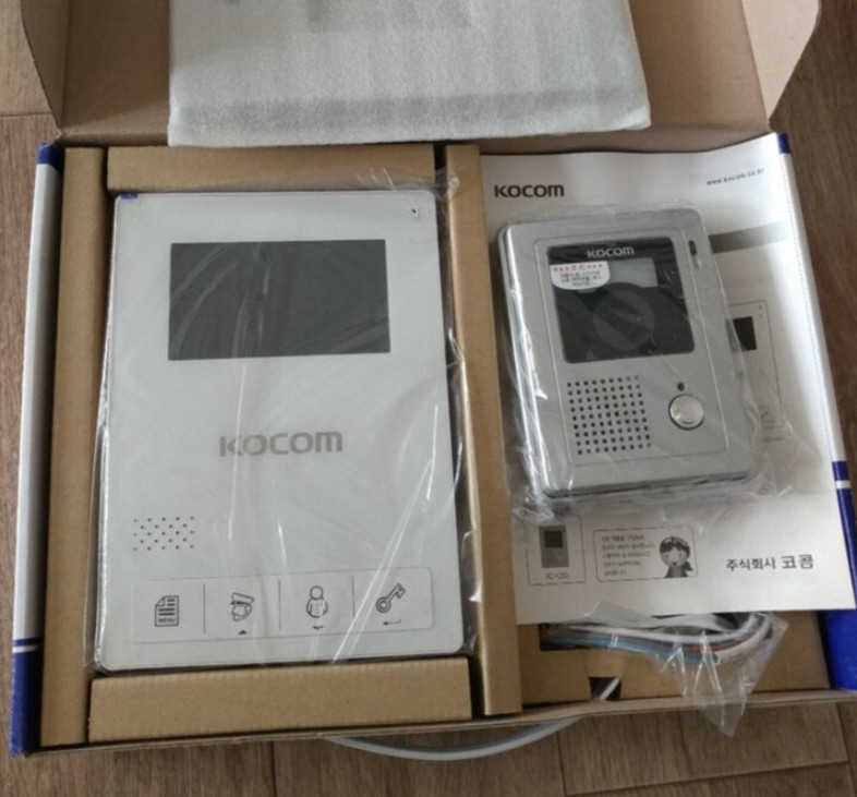 KOCOM / KCV-434 White + KC-C60 set / Video Phone +  Door Camera set