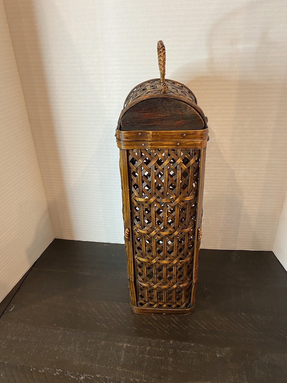 Wicker Handmade Wine Box With Latch