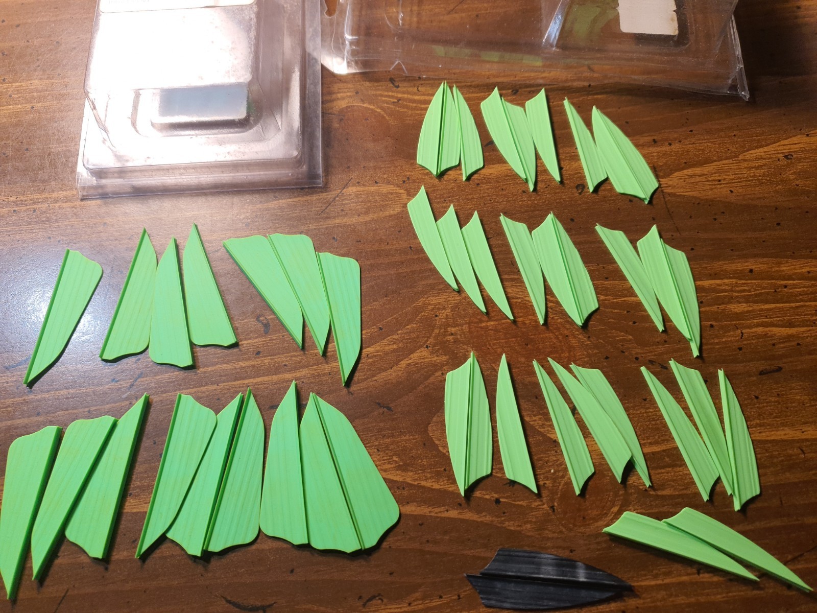 AAE Plastifletch Max Vanes Green 2" 39 Max Hunter 2.2" 16  Archery Lot