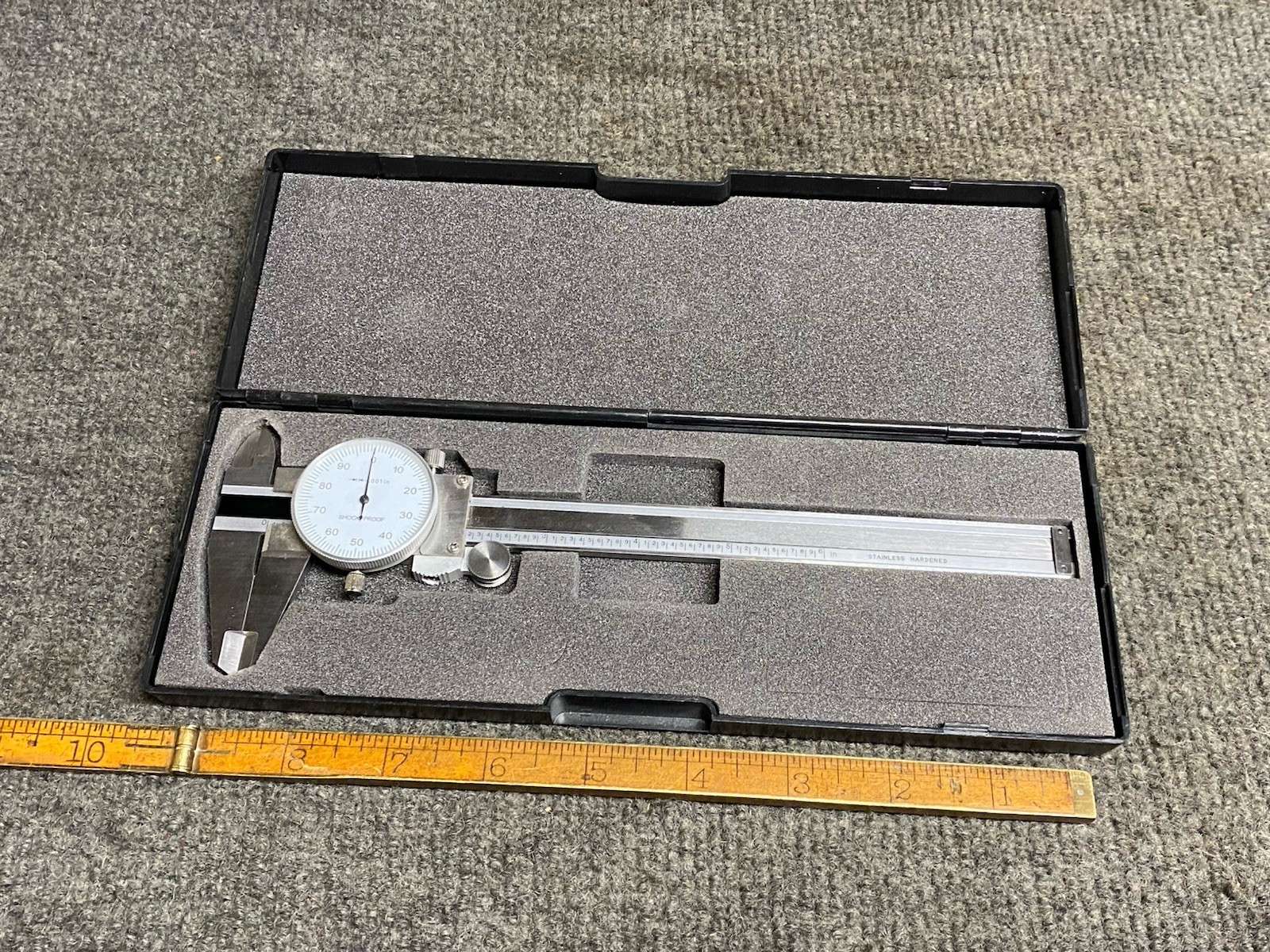 Dial Caliper 0-6 in Range, 0.001 in Accuracy/Graduations, White Dial, Case