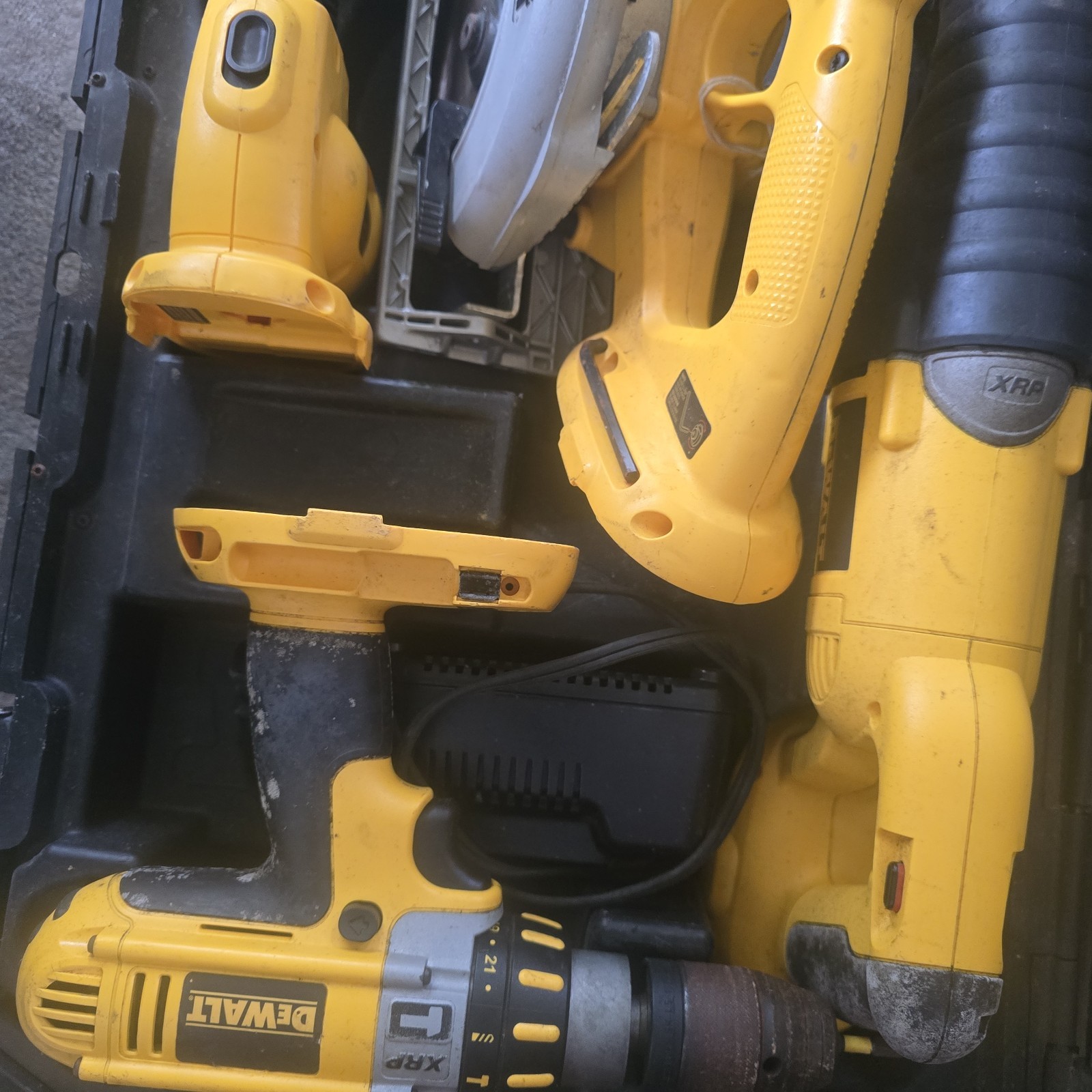 DEWALT XRP 18V Cordless 4-Tool Set Drill/Driver Saw Recip Flashlight Case