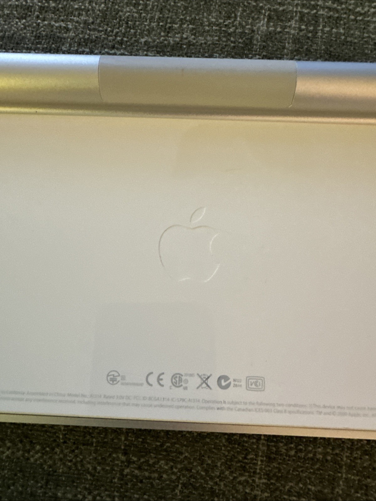 Apple A1314 Wireless Keyboard - MC184LL/B Works Tested