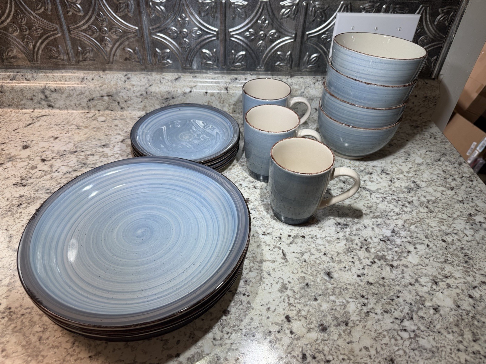Pfaltzgraff Sadie Blue 15-Piece Dinnerware Set Open Box Missing 1 Mug