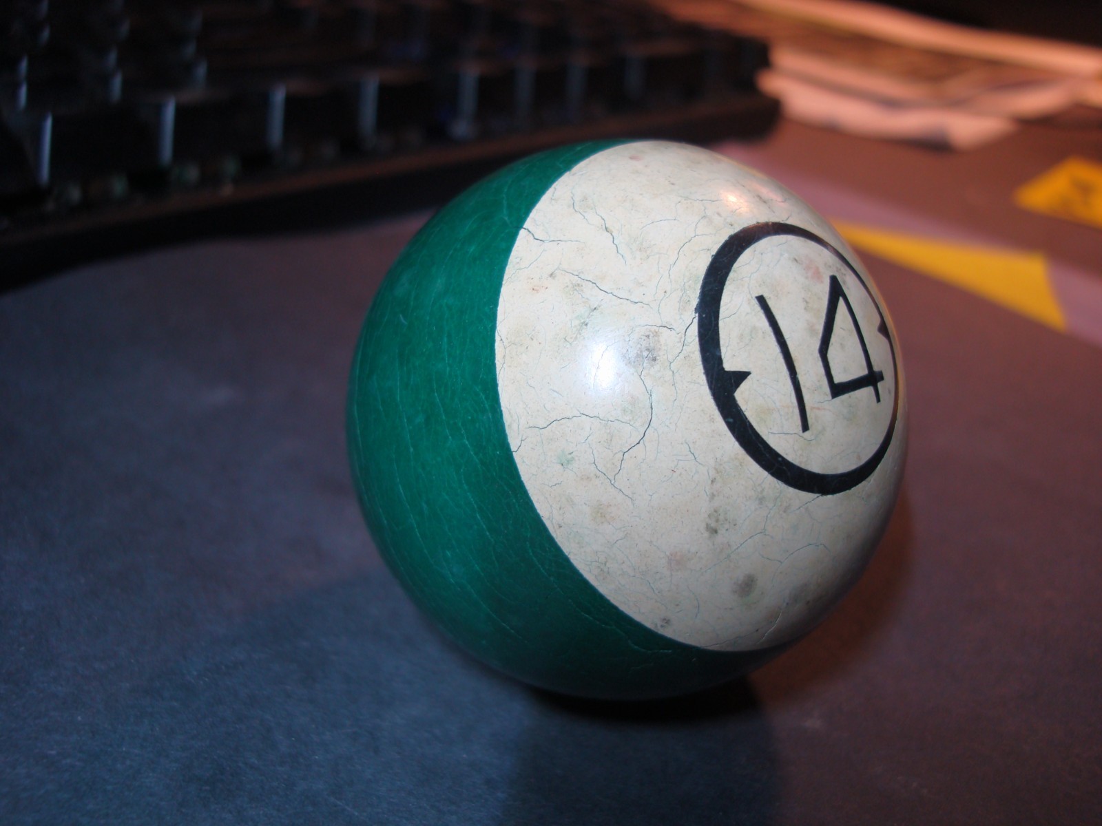 Brunswick Ivorylene Dart clay balls