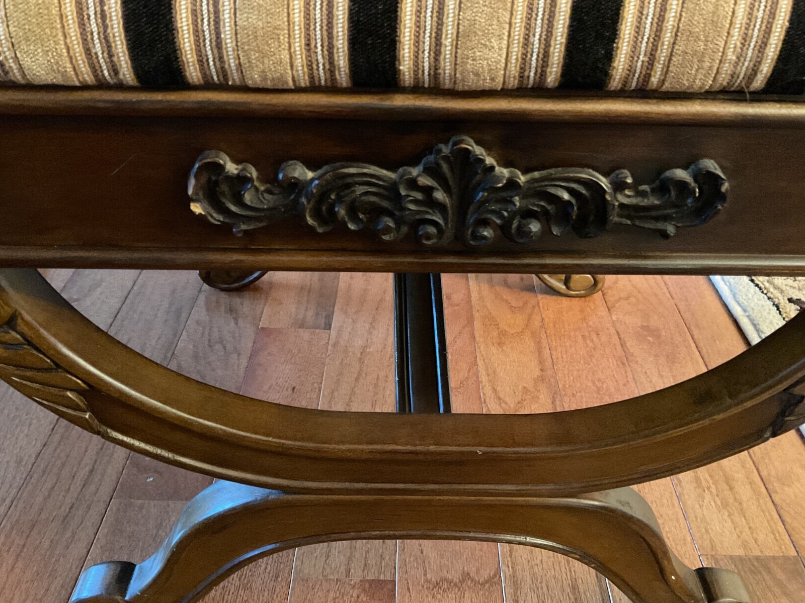 VTG Regency Style Carved Upholstered Bench Entryway Bench