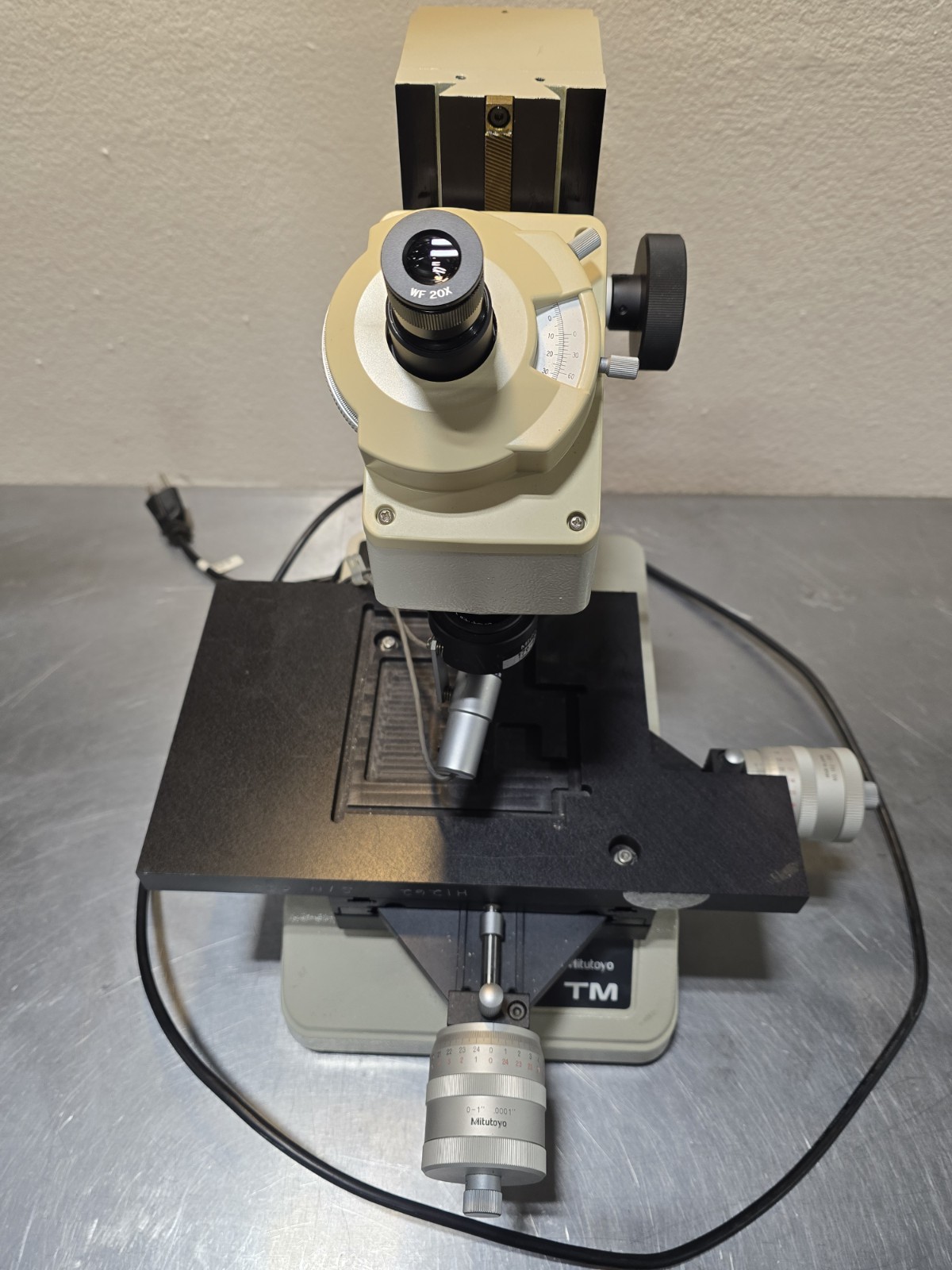 Mitutoyo Toolmakers Microscope TM 176-811A With 176-203 Twin Illumination *MINT*