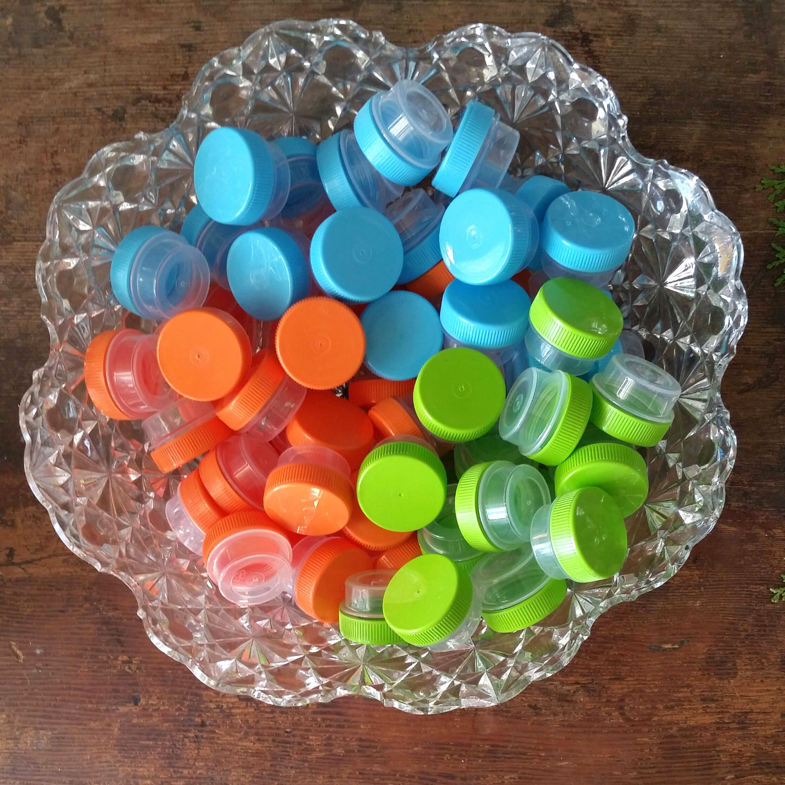 50 Tiny JARS orange blue green Screw Lids Container 1 tsp USA  New Empty 1/4 oz
