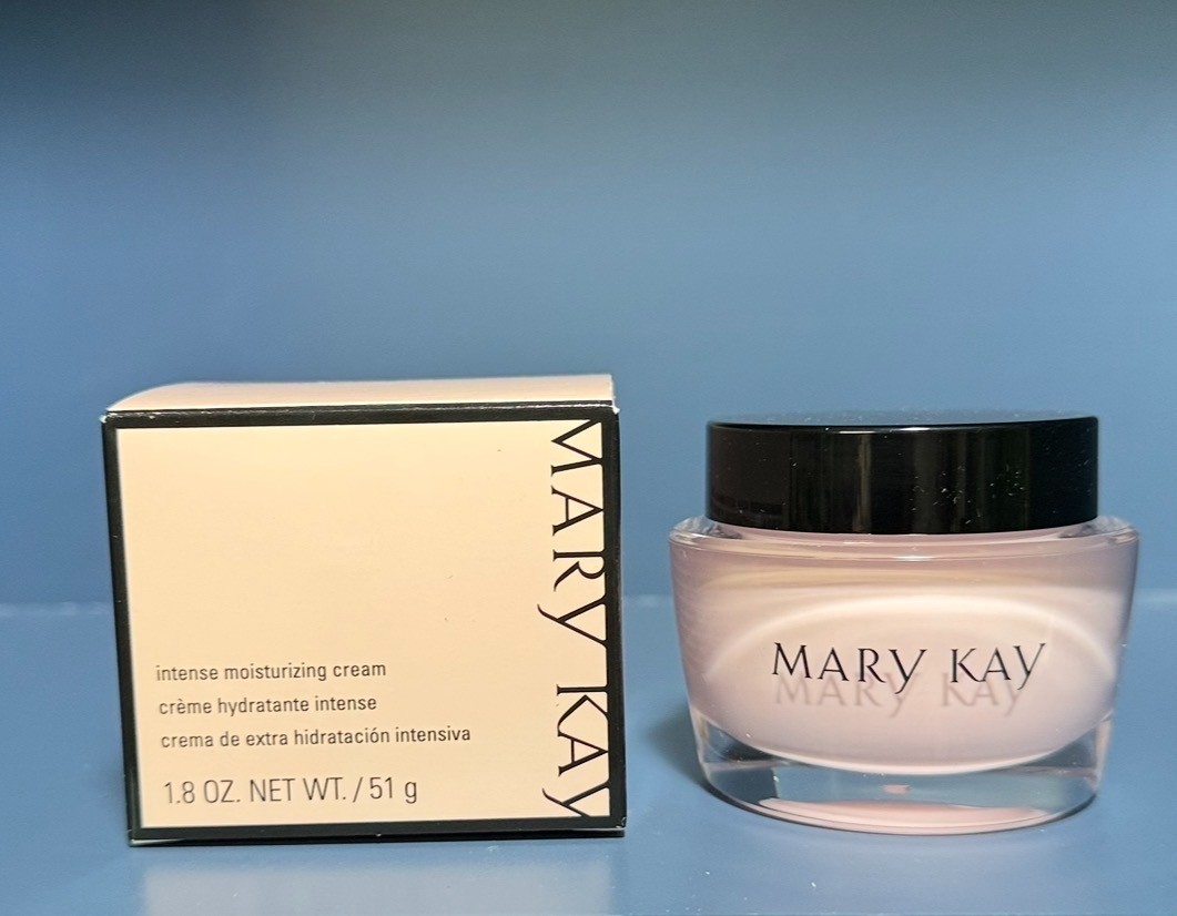 Mary Kay Intense Moisturizing Cream for Dry Skin. 1.8 oz New in Box
