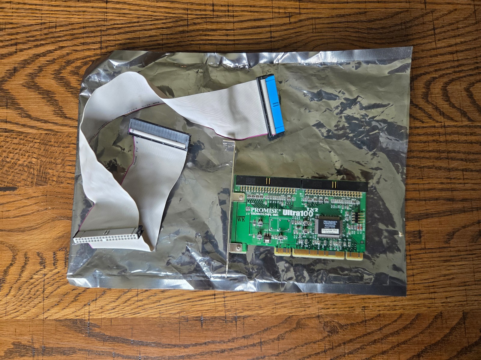 Promise Ultra 100 TX2 Dual Port EIDE IDE PCI Internal Controller Card