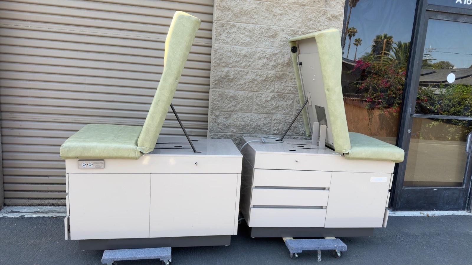 Midmark 104 Medical Examination Table