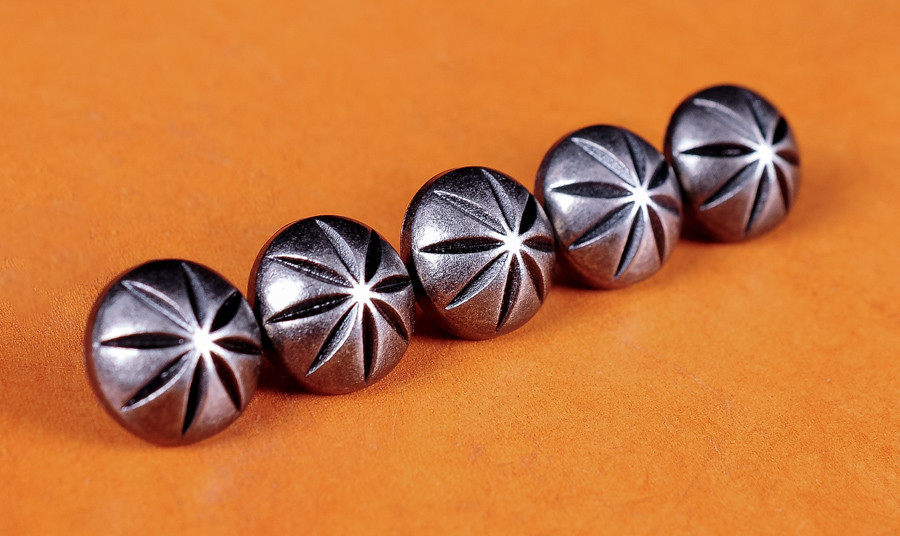 30pc HANDMADE LEATHER CRAFT FLORAL ENGRAVED SLIVER CONCHOS RIVET STUD RIVETBACK