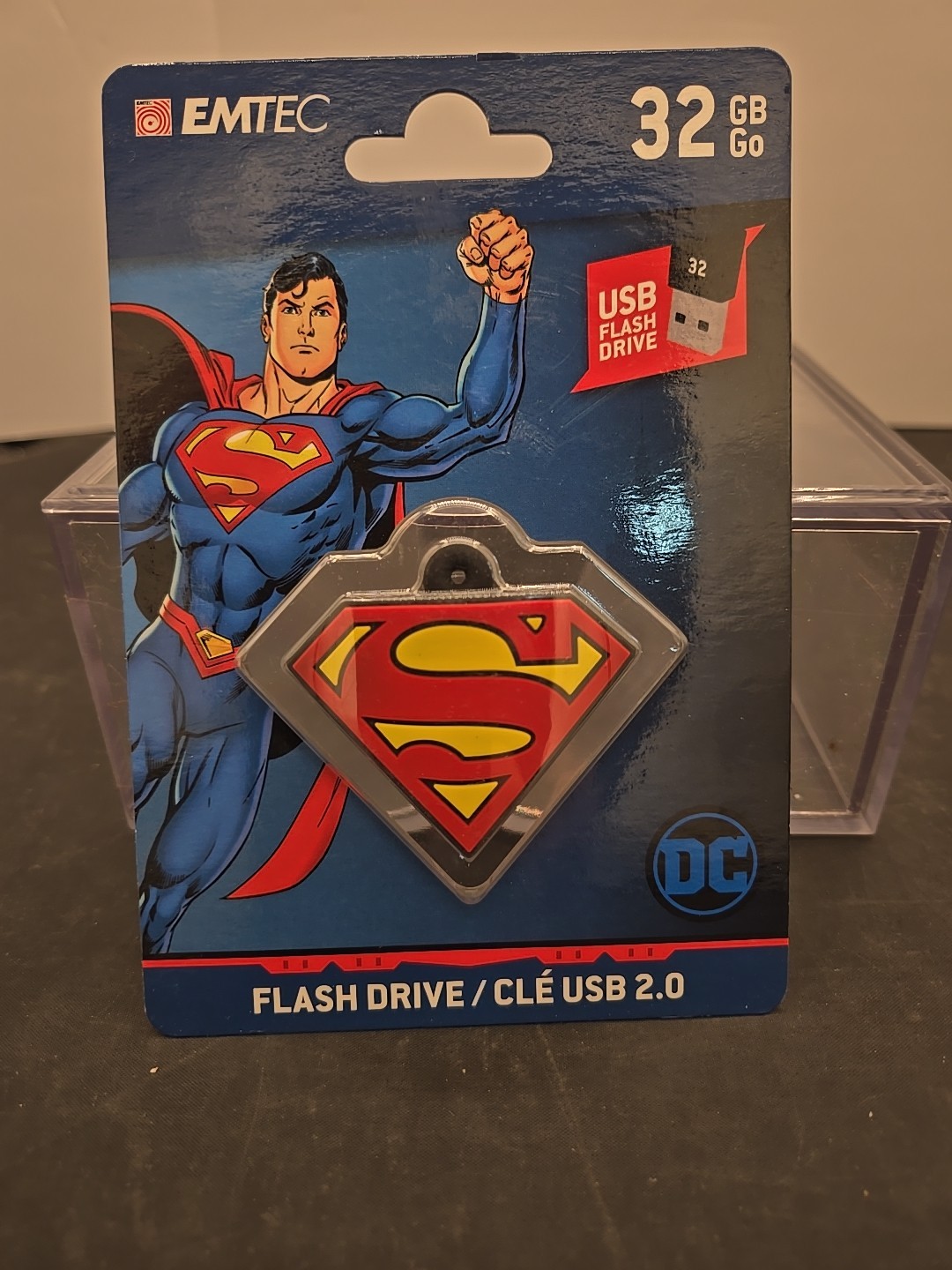 Emtec Superman USB 32 GB Flash Drive/Keychain Back to School New Sealed