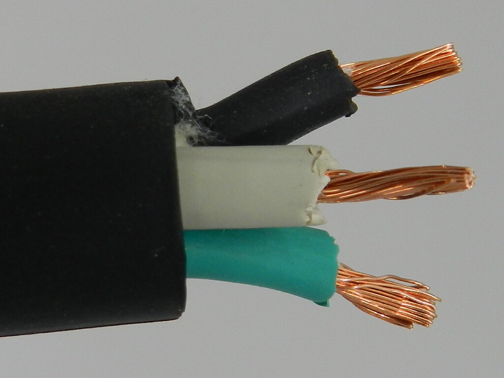 5 ft 16/3 SOOW SOO SO Black Rubber Cord Outdoor Flexible Wire/Cable