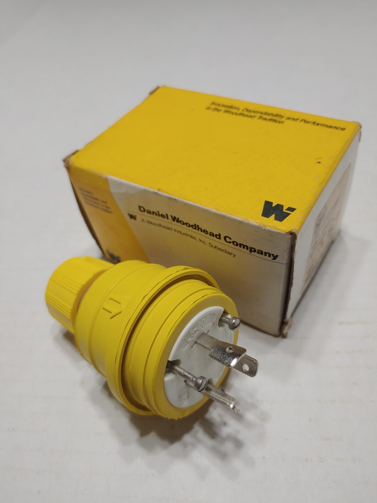 WOODHEAD 26W47 PLUG WATER TITE TURNEX 20A 125V