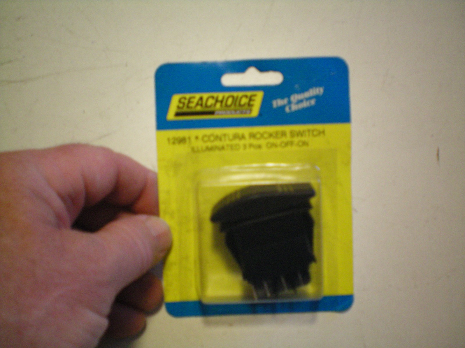 SEACHOICE #12981  CONTURA ROCKER SWITCH 3 POSITION ILLUMINATED, FREE FREIGHT