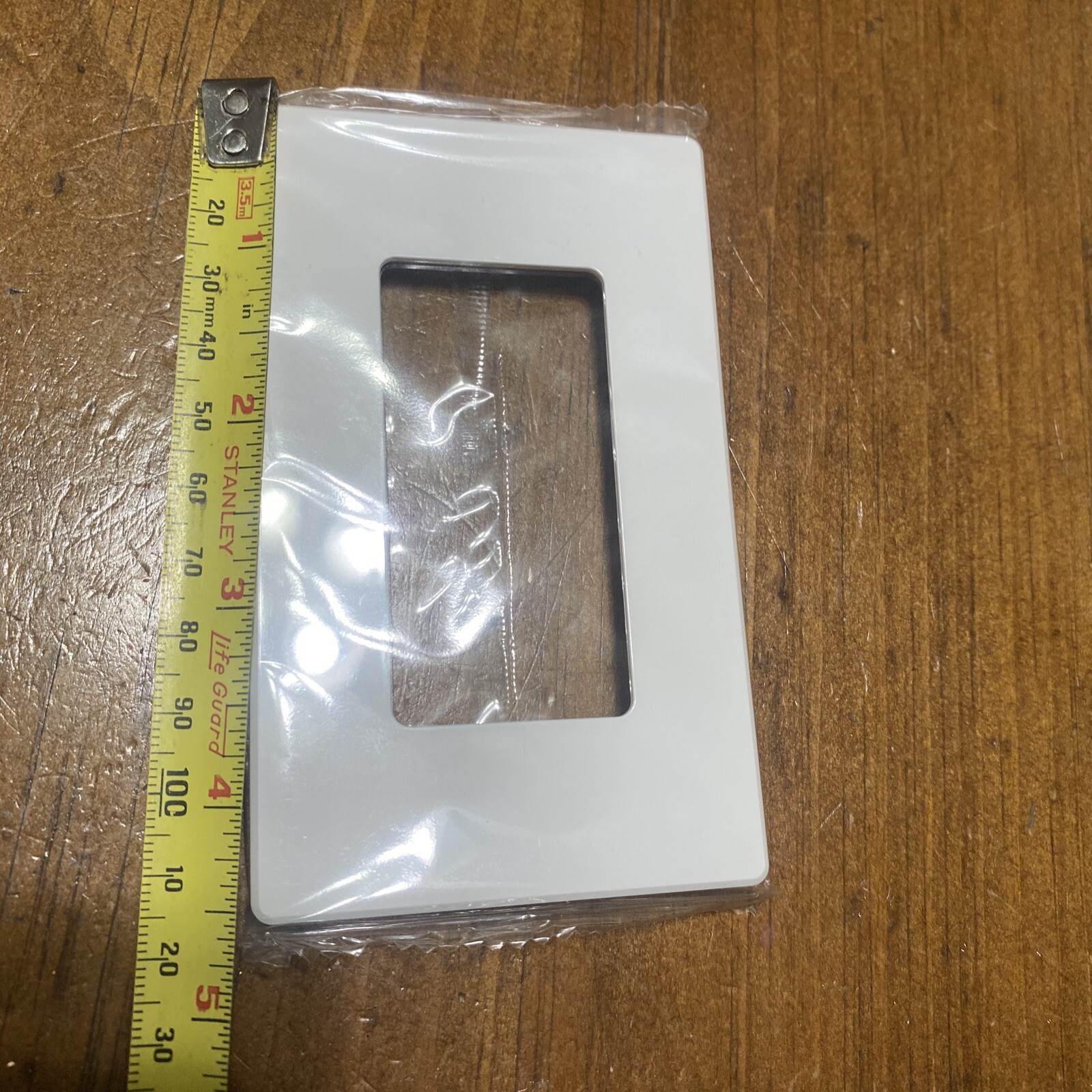NEW Rocker Wallplate, Gloss, White Screwless