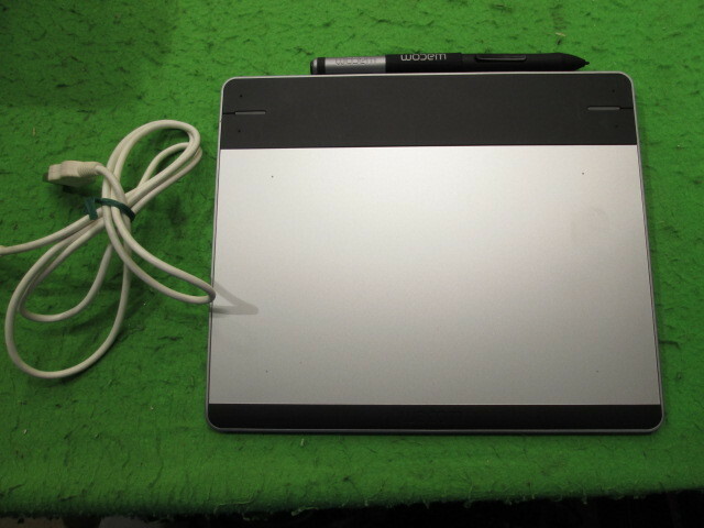 WACOM Intuos CTL-480 Small Creative Pen Tablet used