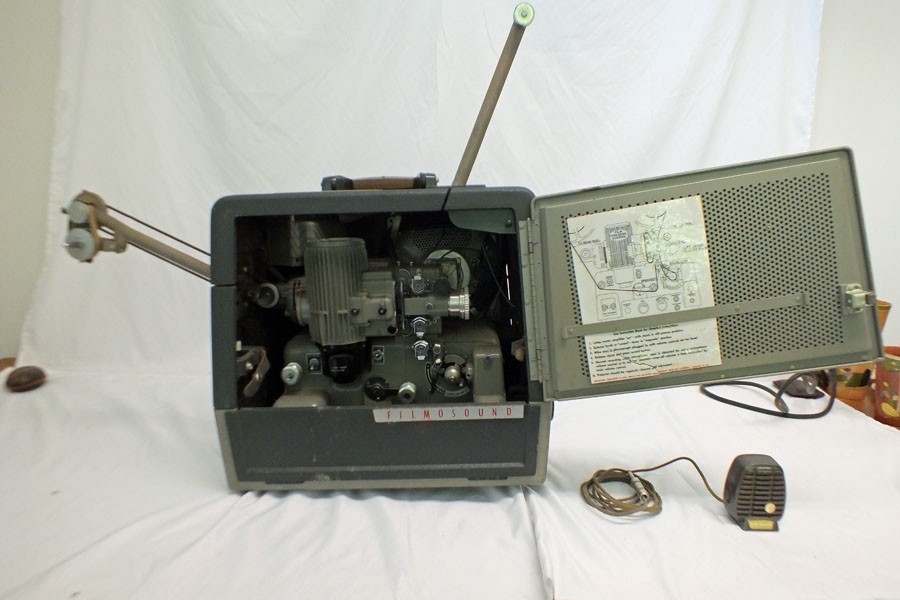 Vtg Bell Howell 302 16mm Film Projector Filmsound With Microphone WORKS No Sound