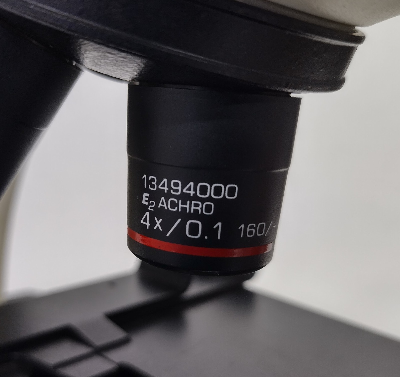 Leica CME Binocular Compound Microscope with 4 Objectives No Eyepieces/Condenser