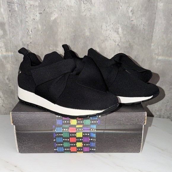NEW Bernie Mev Serenus black bow slip on sneakers