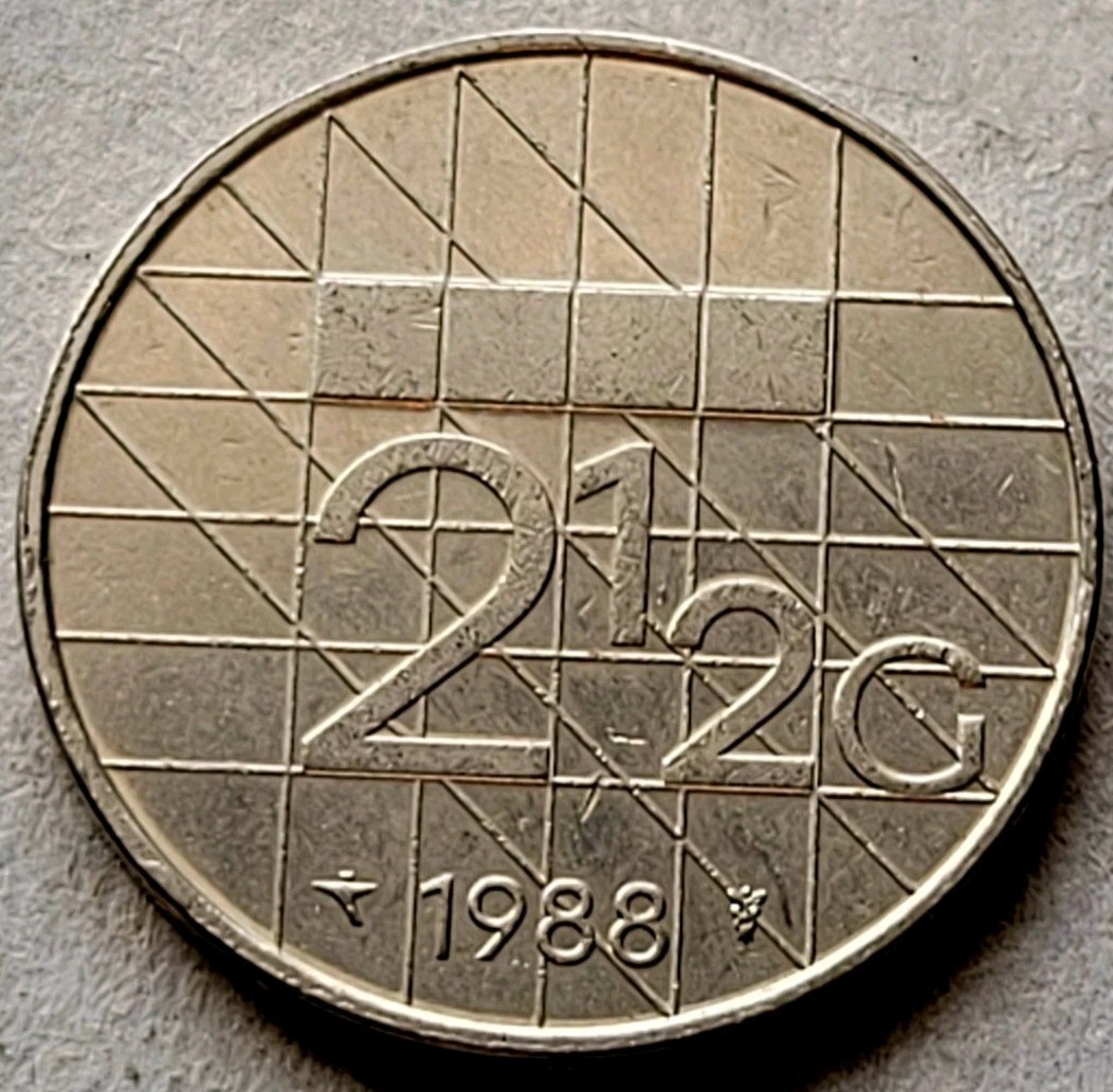 1988 NETHERLANDS  2 1/2 GULDEN