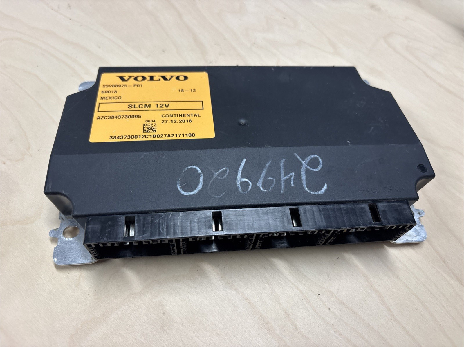 VOLVO ECC (Electronic Chassis Control) Part Number 23288975-P01 249920k Miles