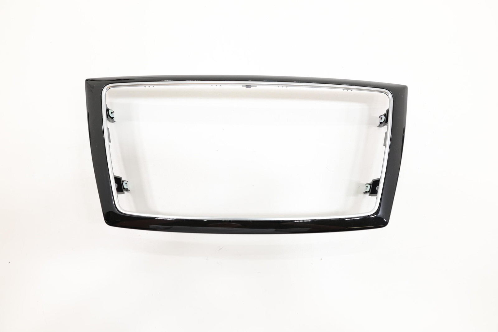 2017 - 2019 MERCEDES GLS450 X166 DASH RADIO BEZEL TRIM W/ LIGHT OEM A1666802417