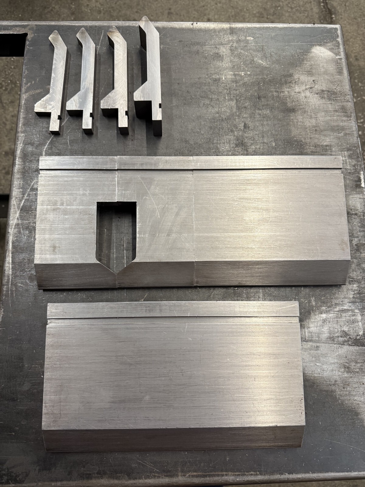 AMADA PRESS BRAKE 3MM RADIUS 60 DEGREE FORMING PUNCH 785 MM SECTIONALIZED